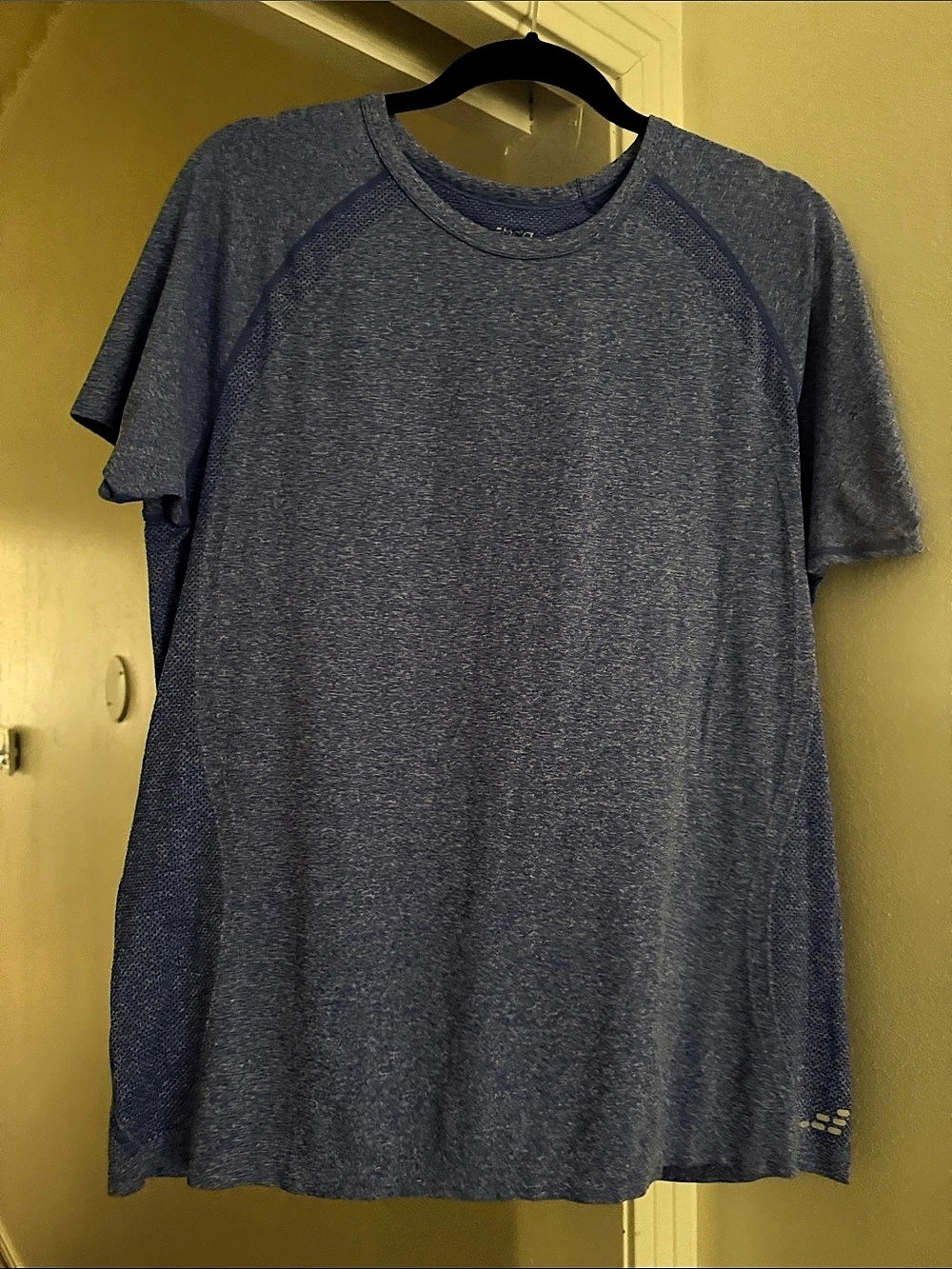 BCG Woman’s Short Sleeve Athletic Shirt Size XL Like New
